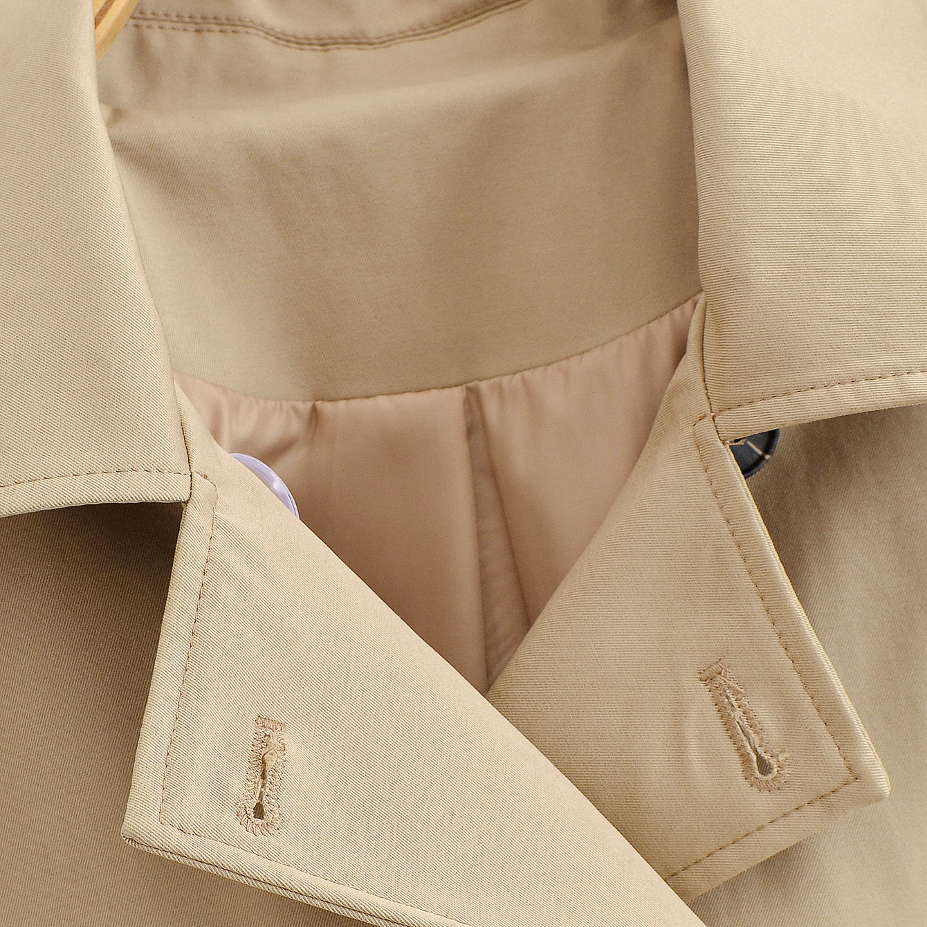 Enchanting Langry short khaki trench coat with patent leather collar and buttons in fashion ملابس
