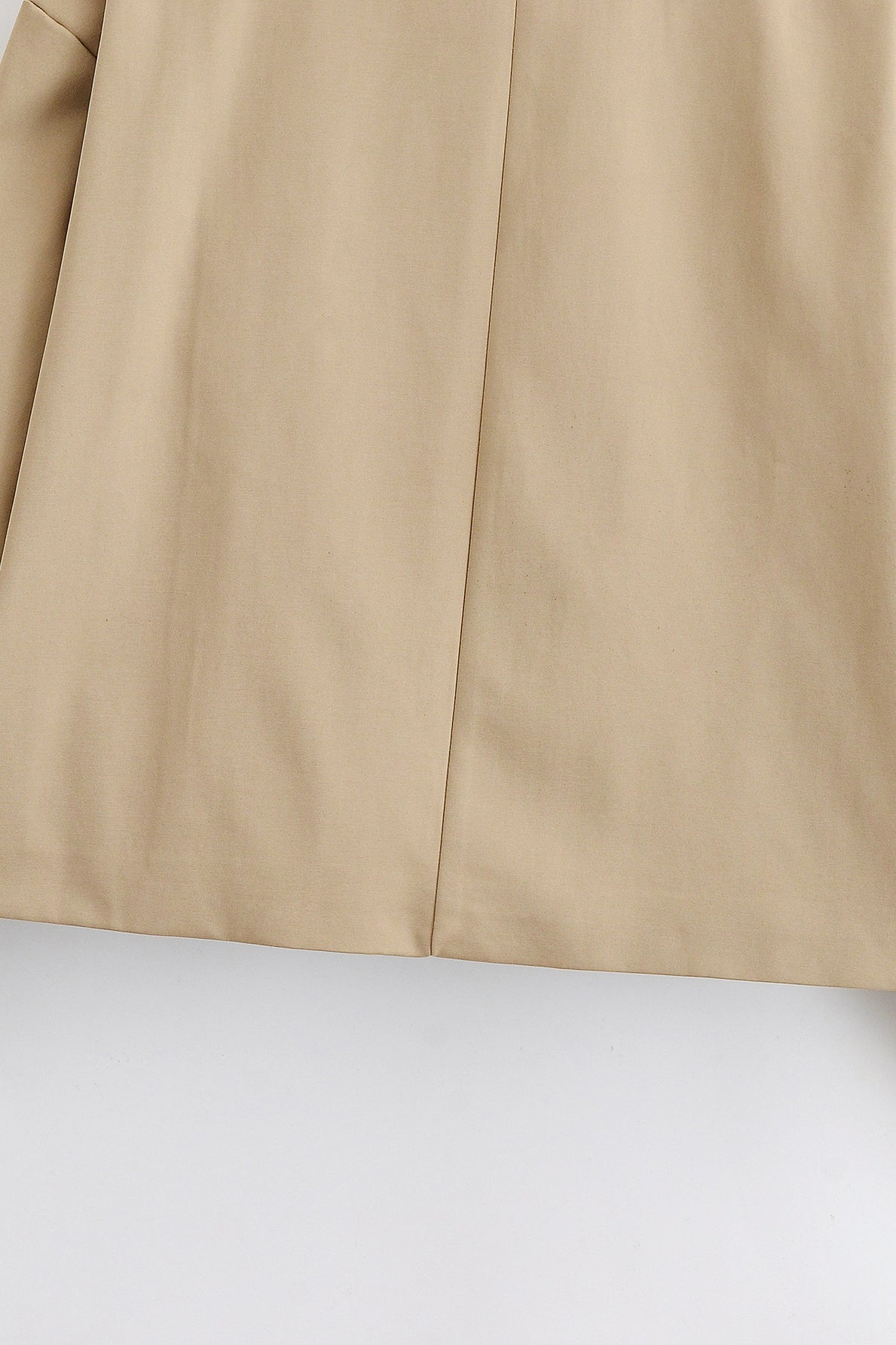 Enchanting Capable Short Khaki Trench Coat in beige with double-breasted closure and structured shoulders, Langry fashion ملابس