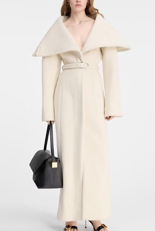 Cozy langry fashion wool coat with belt and gold buttons