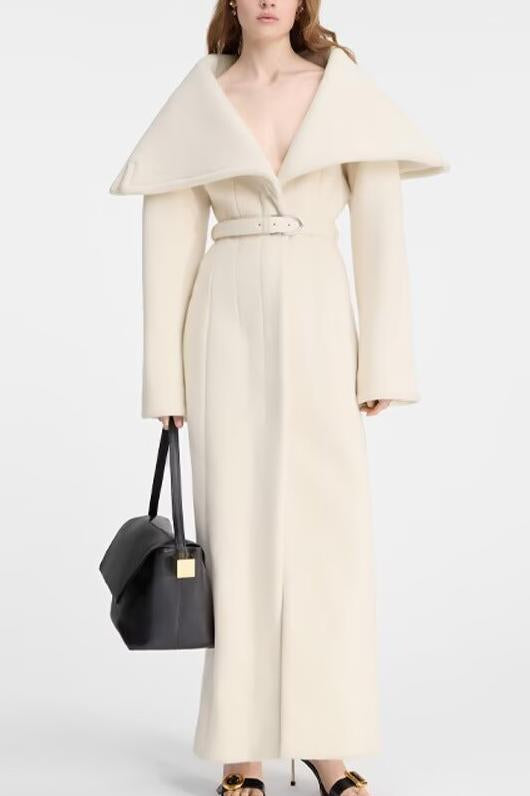 Cozy langry fashion wool coat with belt and gold buttons