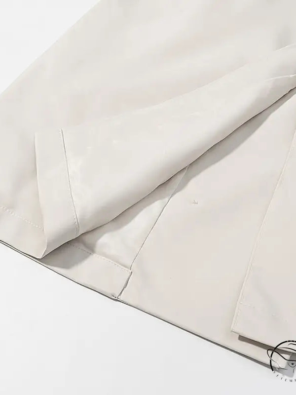 Cream-colored cotton sheet set in windbreaker winter fashion style