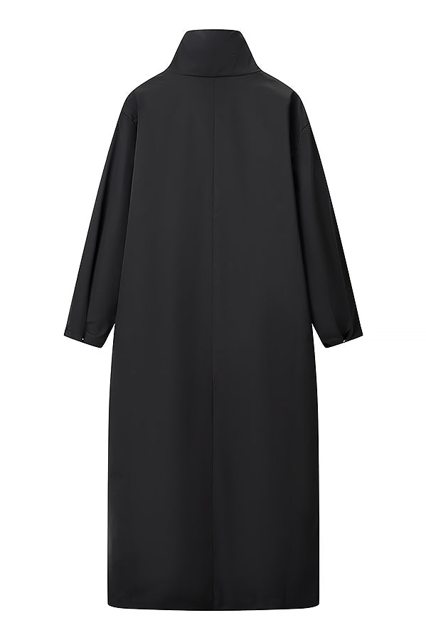 Fashionable long langry trench coat in black with sleeves and buttons