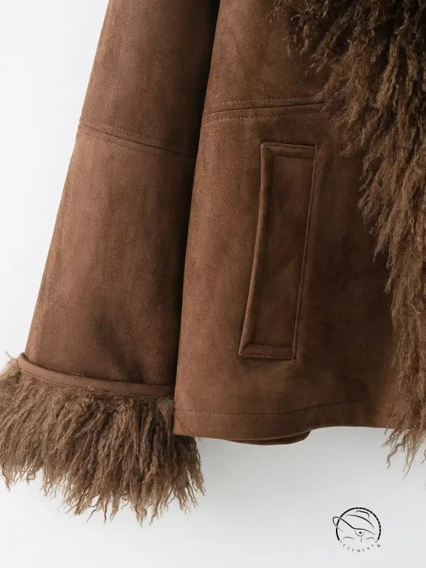 Elegant autumn fur effect coat in faux shearling with fur trim and pockets