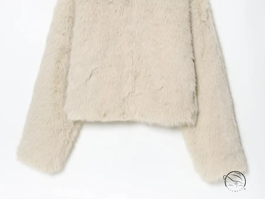 Cream-colored faux fur effect short coat with textured plush scarf