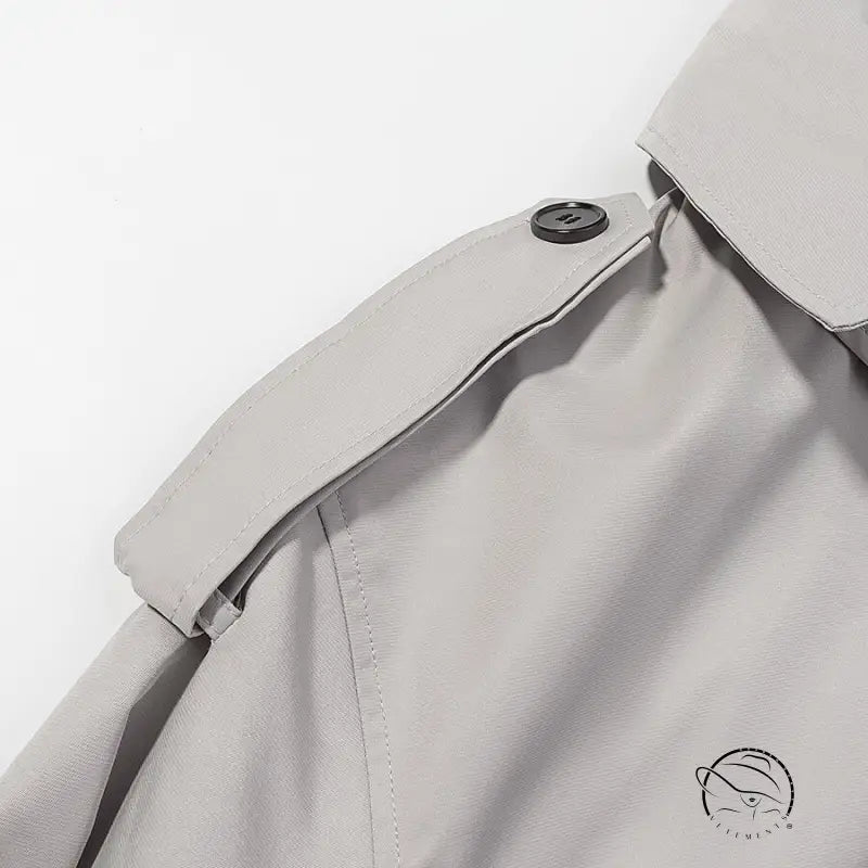 Light gray double-breasted langry fashion coat with black buttons