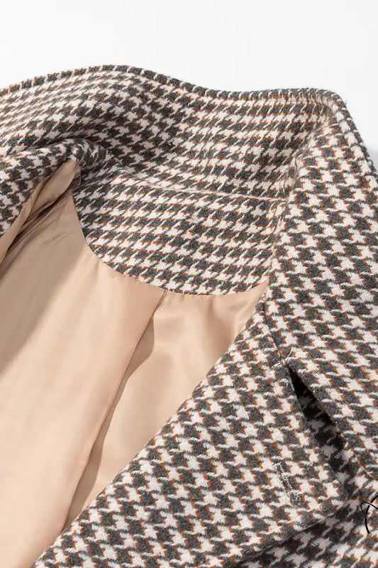Winter retro plaid houndstooth blazer with beige lining and black buttons