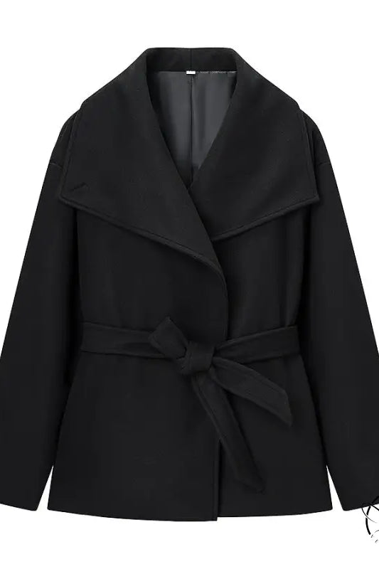 Elegant woolen coat: black wool with wide lapel and tie belt