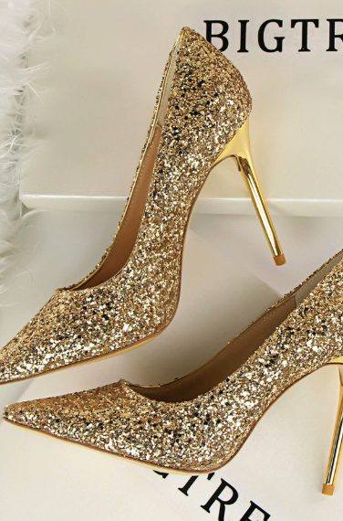 Elegant langry gold glitter high heel pumps with metallic accents