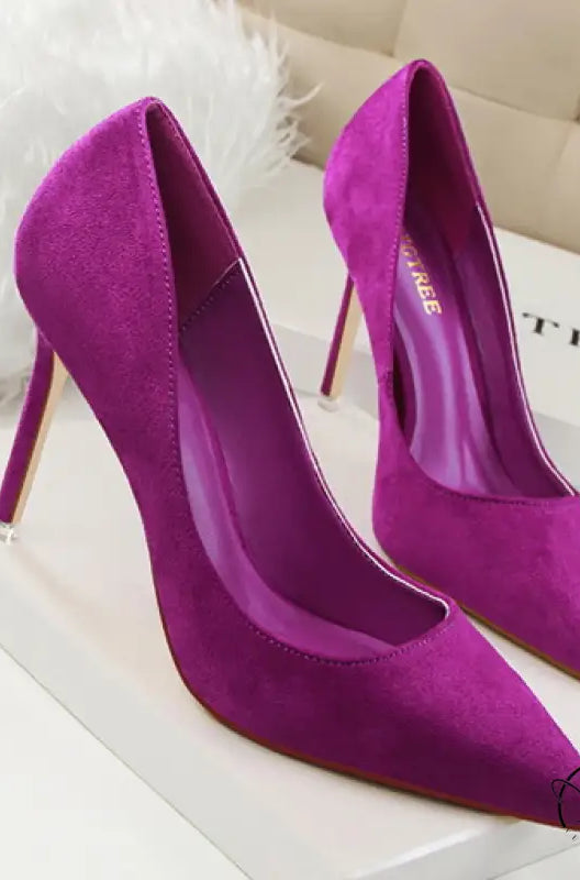 Simple stiletto purple high heel pumps with pointed toes and thin heels