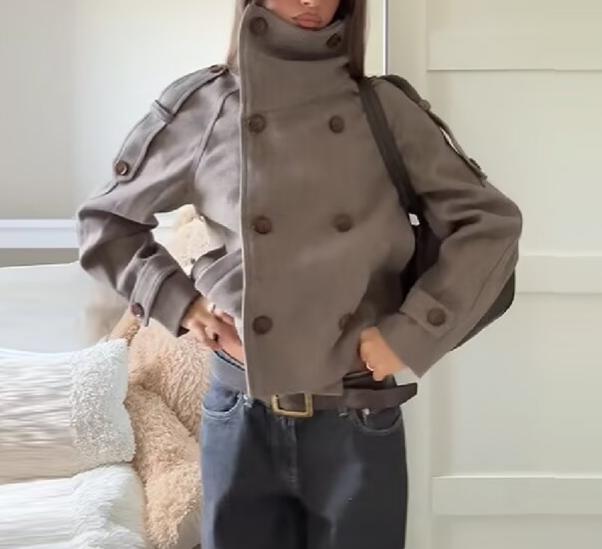 Elegant langry gray double-breasted woolen pea coat with black buttons