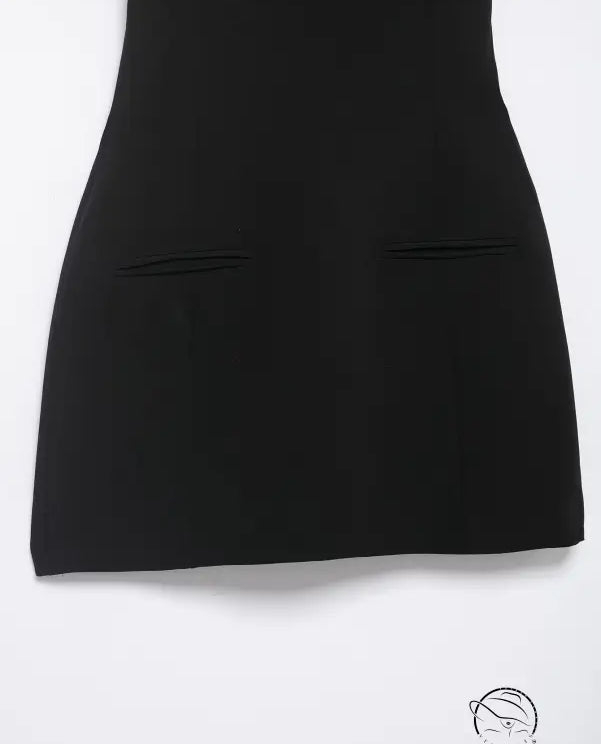 Enchanting short pleated pocket dress with black mini skirt and front flap pockets