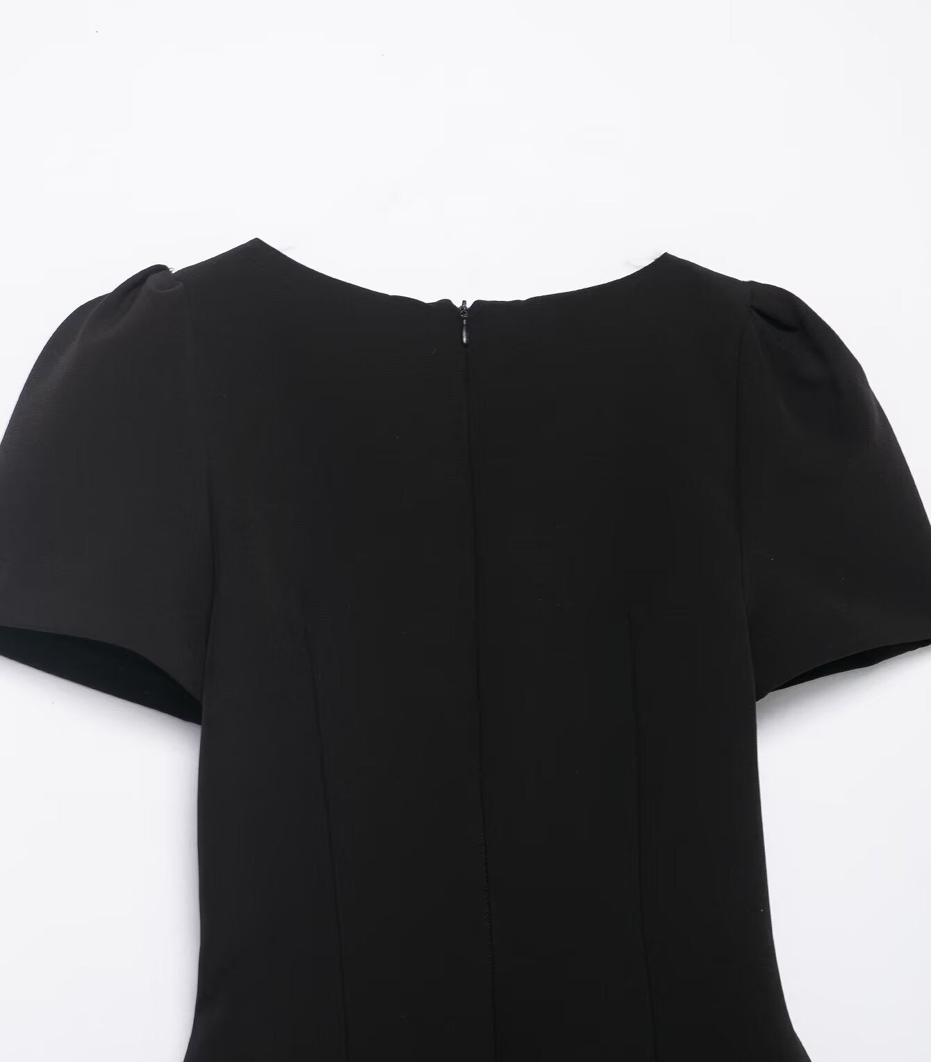 Enchanting Langry fashion black dress with short puffed sleeves and back zipper