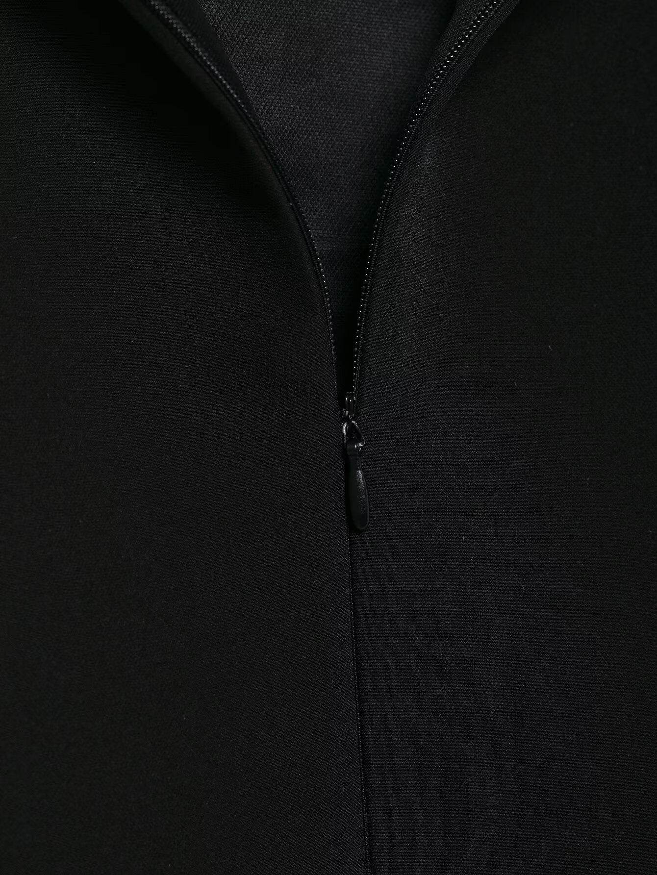 Black zipper with matte pull tab on Langry Enchanting Short Pleated Pocket Dress