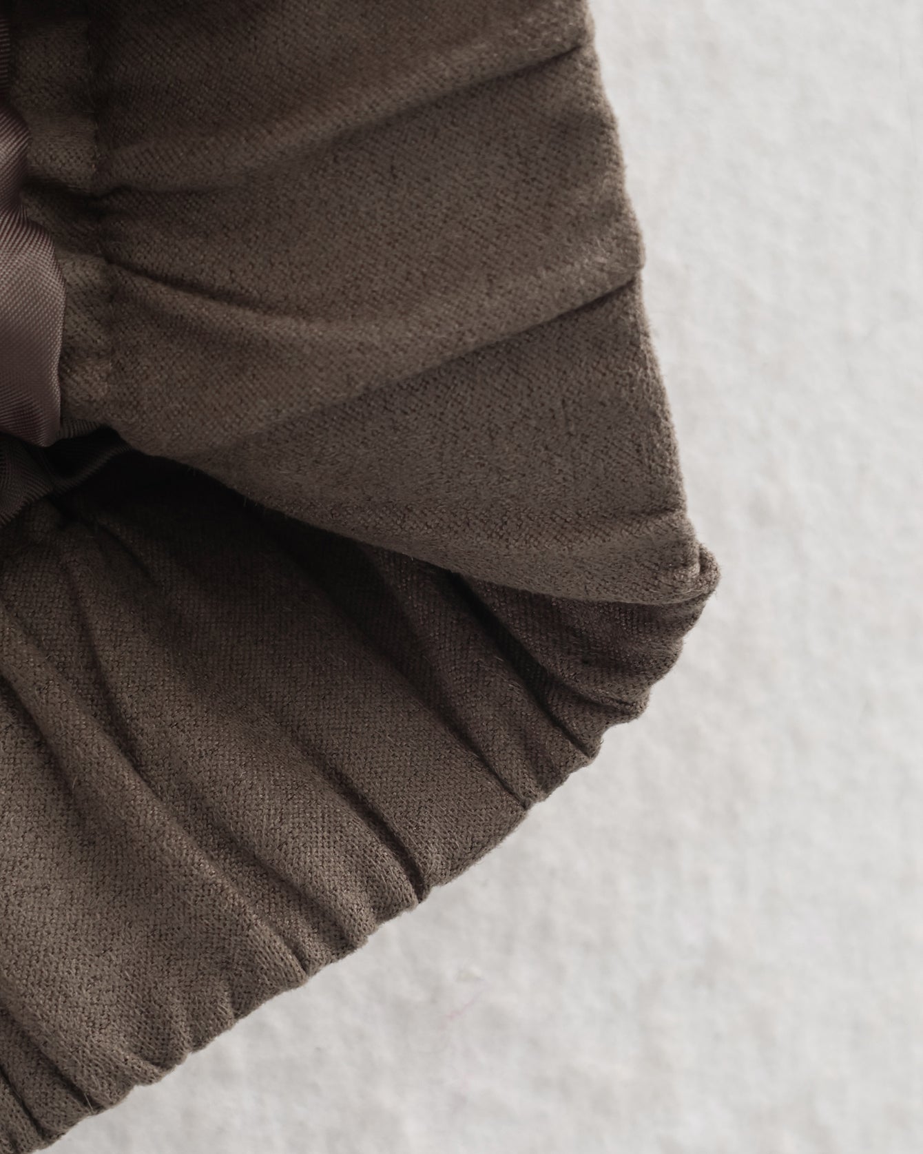 Warm & cozy suede jacket in soft dusty brown ruched fashion fabric