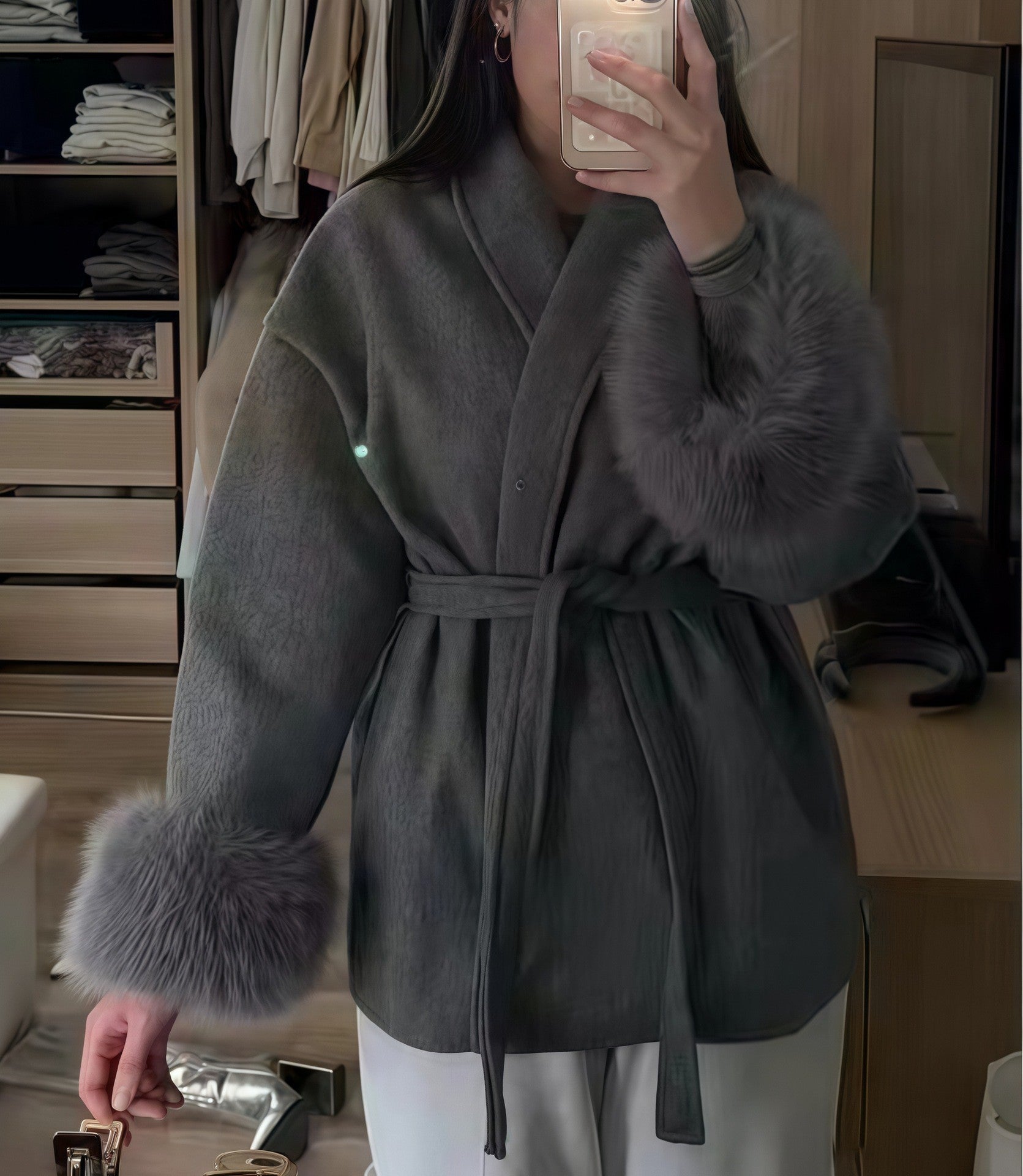 Elegant langry fashion woolen coat with gray faux fur trim