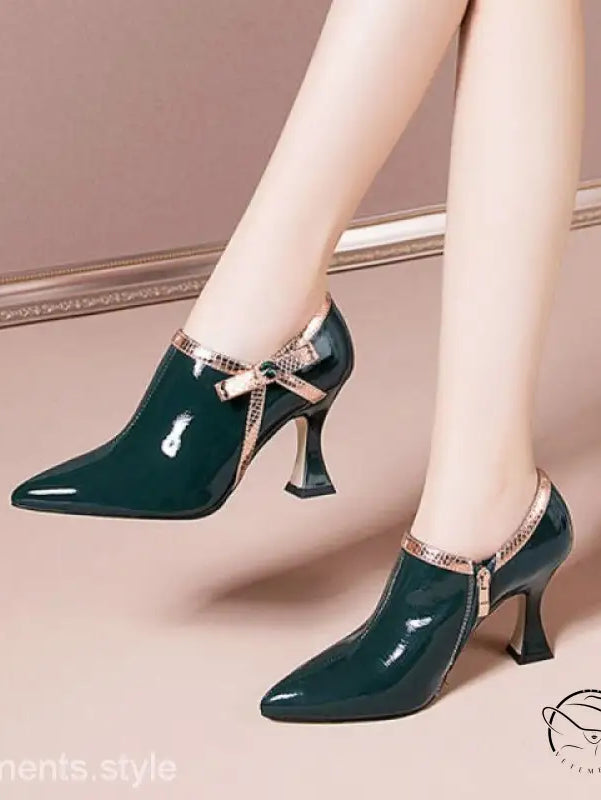 STYLISH PATENT LEATHER HIGH HEELS-VETEMENTS