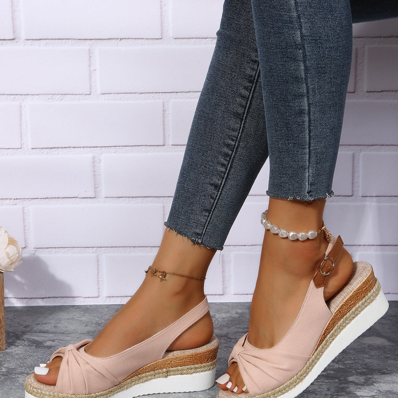 CHIC AND COMFY WOMEN'S SANDALS-VETEMENTS