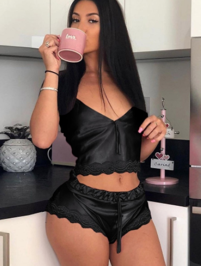 Pink love ceramic mug in Langry fashion pajamas set