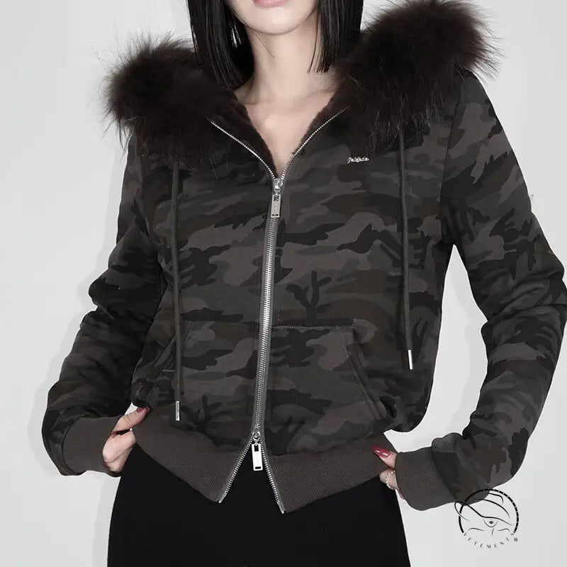Retro loose fur warm coat with camo fur-trimmed hooded jacket in Langry fashion ملابس