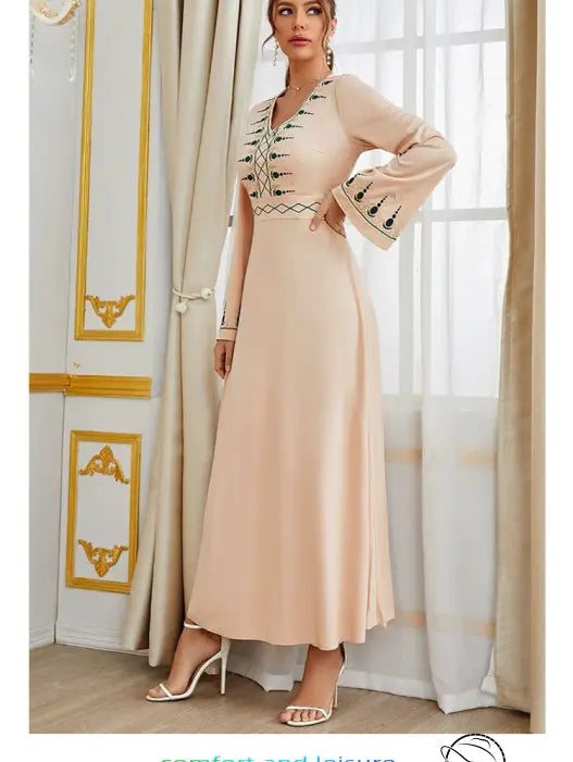 Elegant V-neck high-waist langry fashion maxi dress with green embroidery