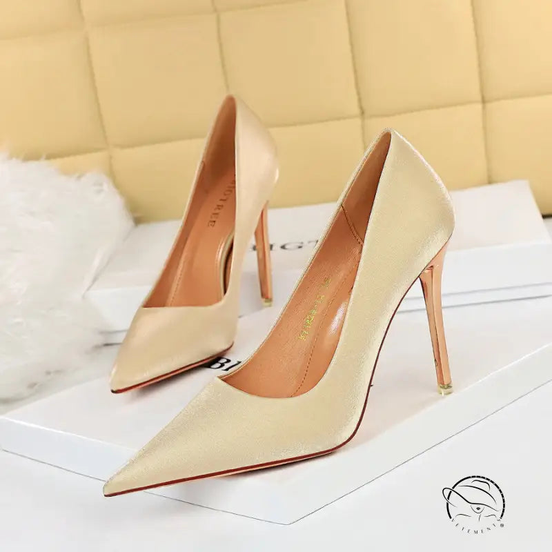 Slimming Low Cut Pointed High Heels