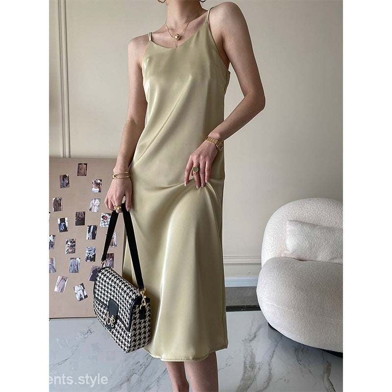 Beige acetate satin dress with houndstooth bag
