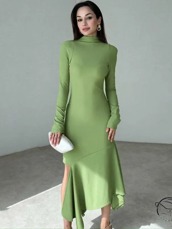 Elegant langry green high-slit turtleneck mermaid dress in fashion ملابس