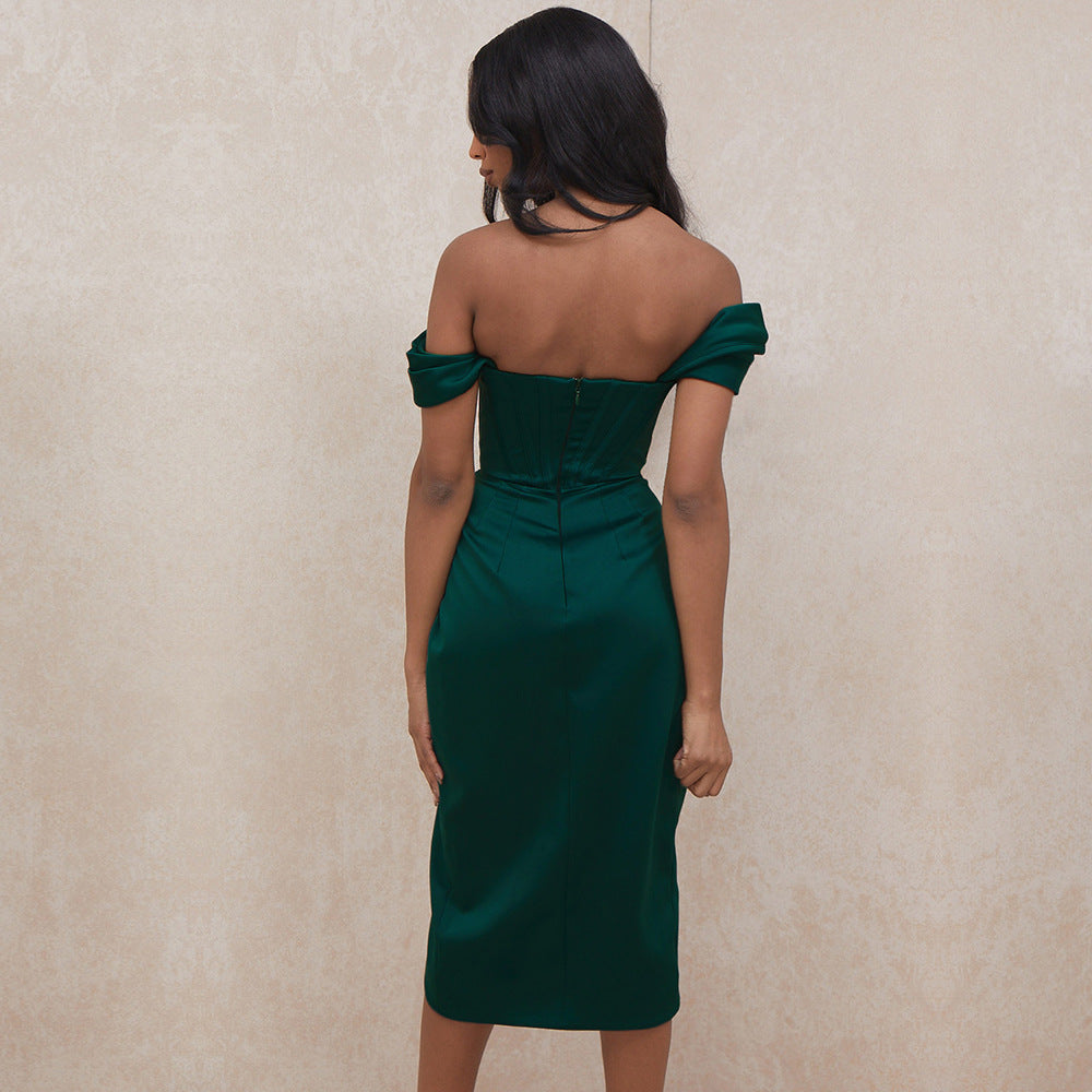 Elegant emerald green off-shoulder dress, perfect for trendy fashion occasions and ملابس