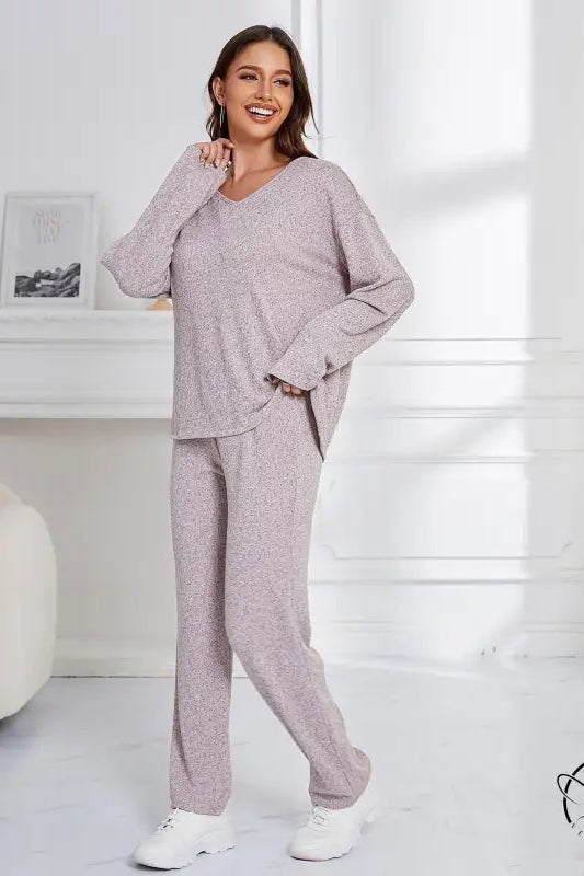 Light purple women’s long-sleeve V-neck knit top and lounge pants, winter outerwear loose
