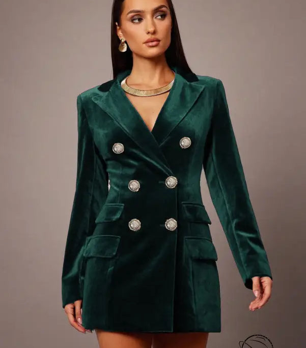 Elegant emerald green velvet blazer in langry fashion style