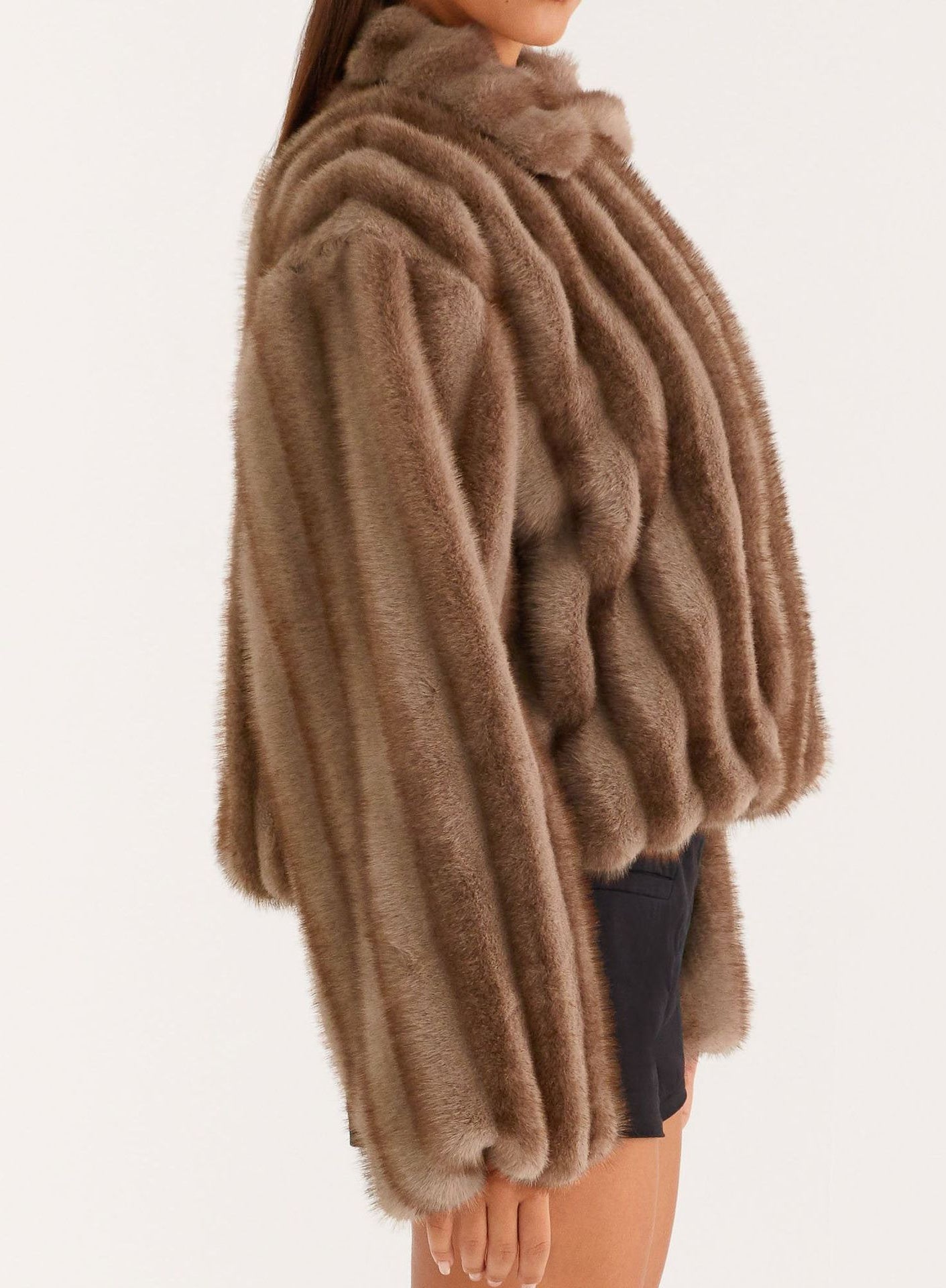 Beige faux fur oversized Langry hooded jacket with ribbed texture
