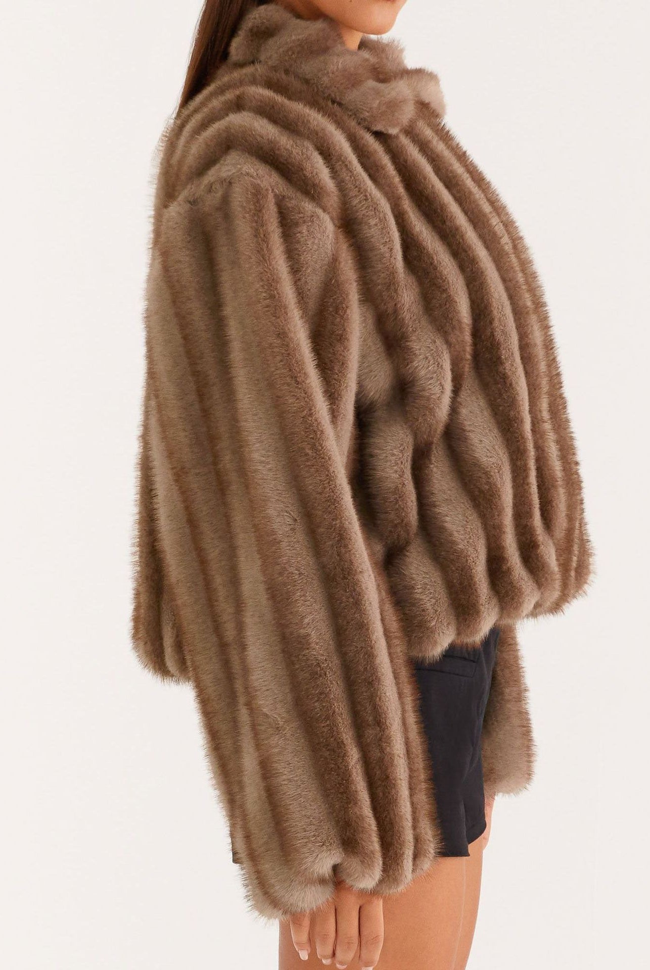 Beige faux fur oversized Langry hooded jacket with ribbed texture