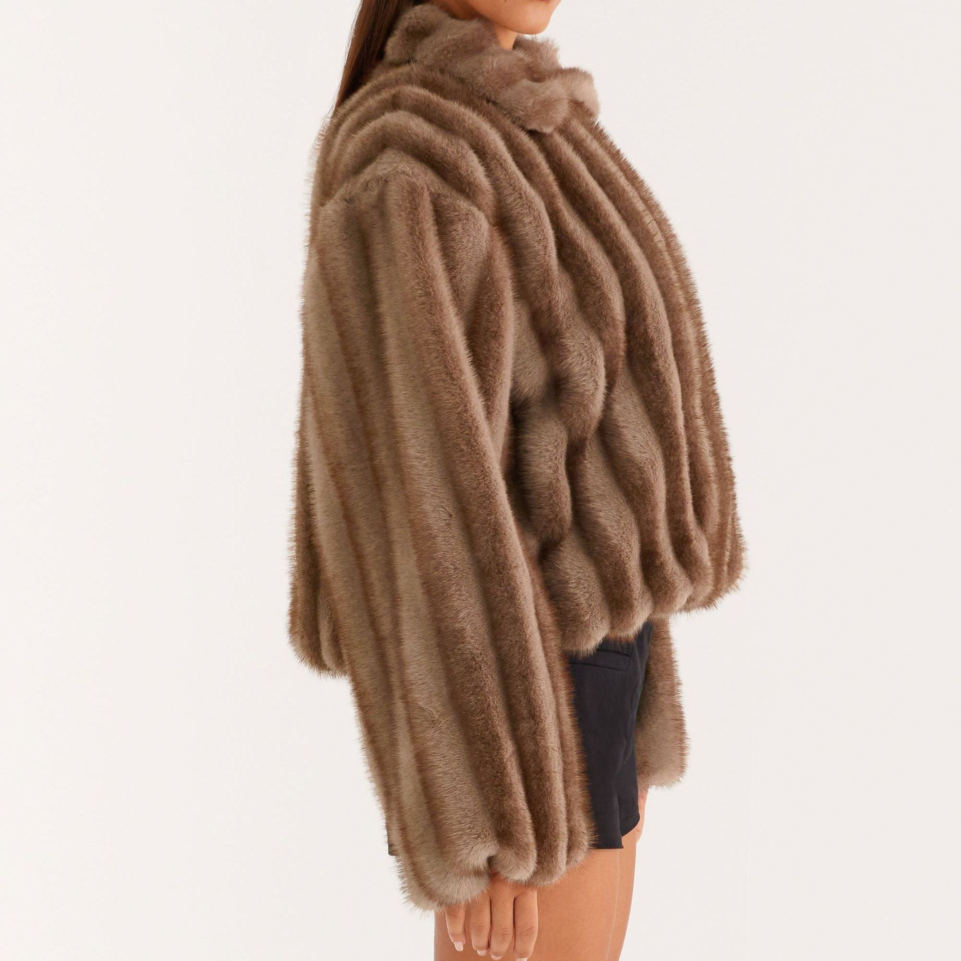 Beige faux fur oversized Langry hooded jacket with ribbed texture