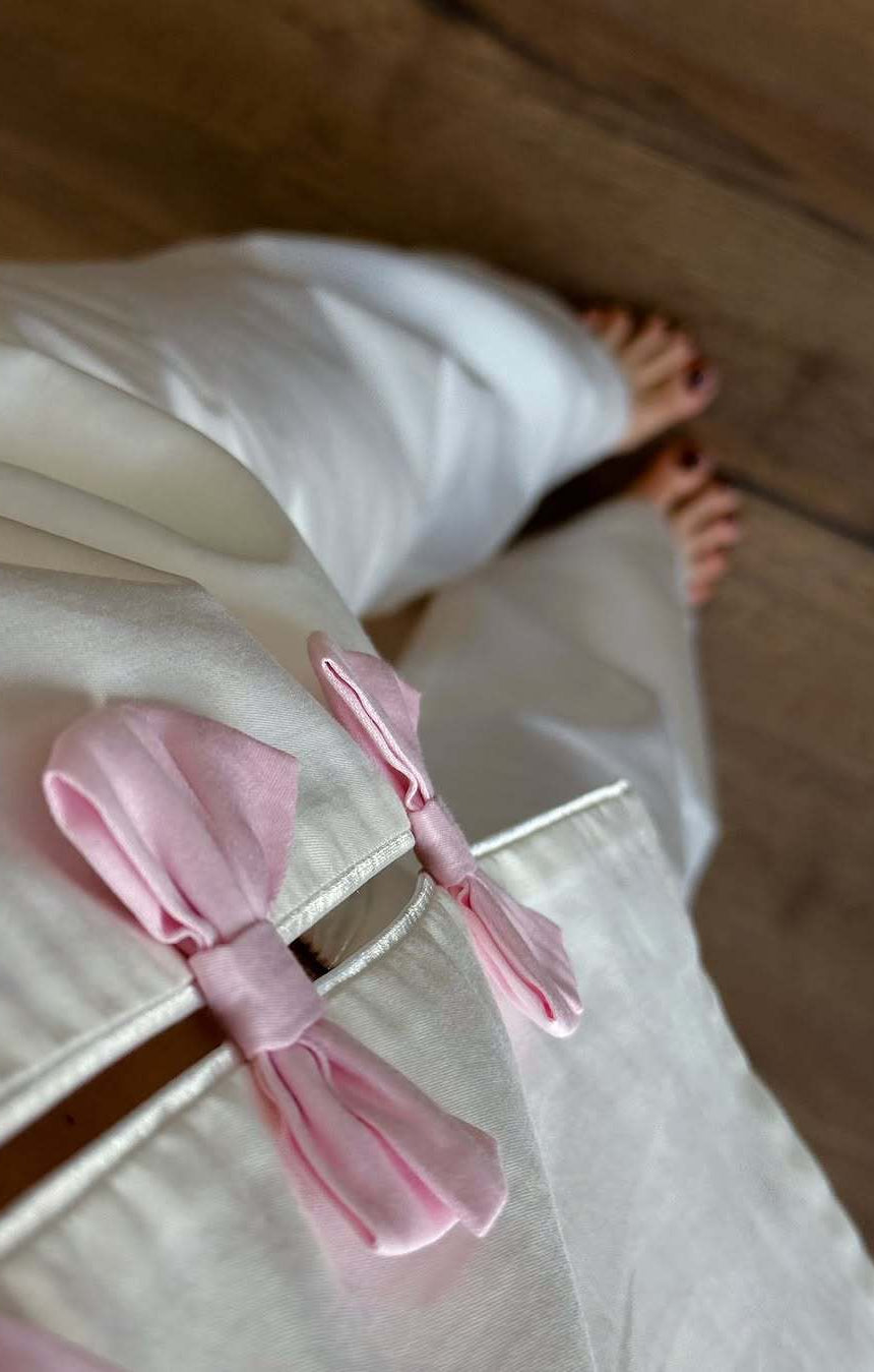 White and pink satin ribbon bow on Langry fashion pajamas set