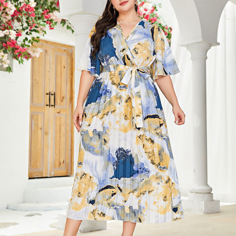 Plus size floral print loose pleated long pattern dress with V-neck and short sleeves