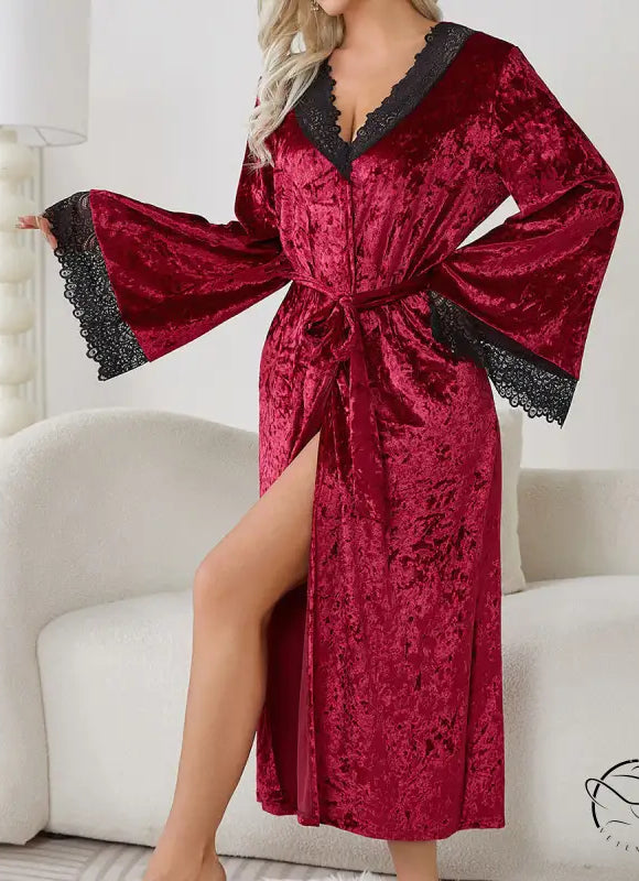 Lengthened bathrobe in deep red velvet with lace light luxury trim for home wear