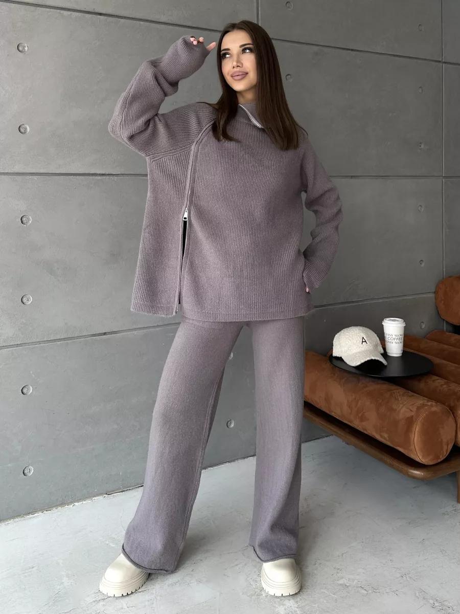 Woman wearing High Collar Zipper Knitted Sweater Suit in gray corduroy fashion ملابس