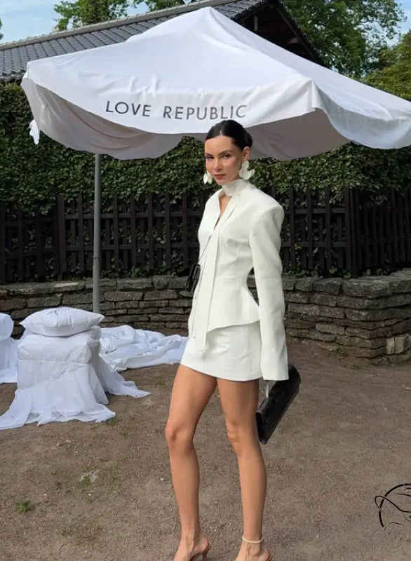 Elegant white short sleeveless Love Republic blazer with matching shorts, langry fashion ملابس