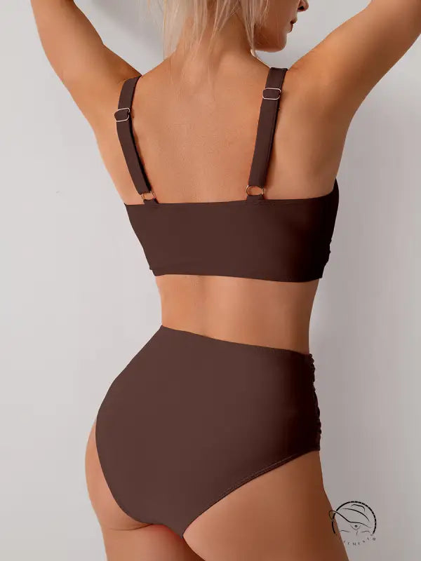 Gorgeous split swimsuit in brown two-piece design