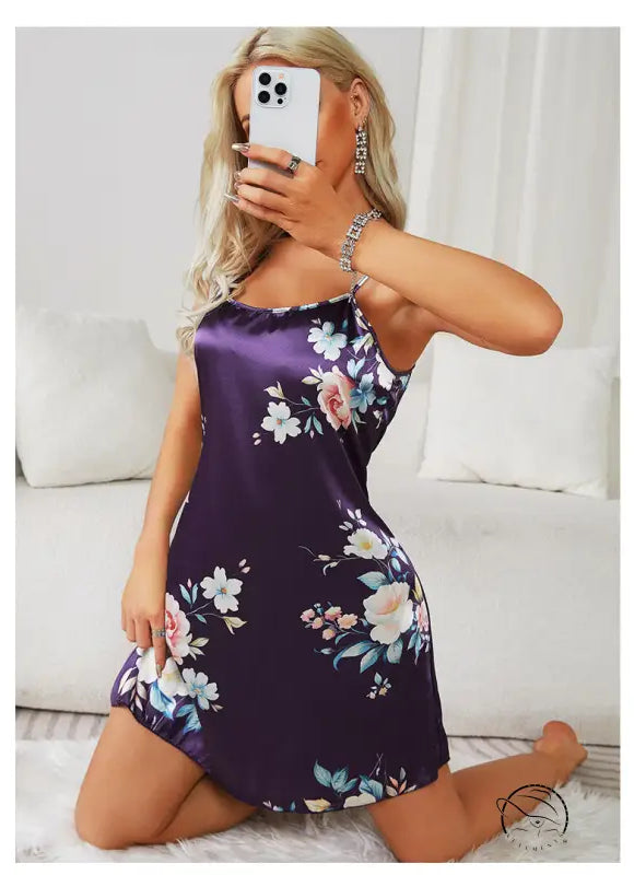 Floral-patterned purple ice silk strap night dress with French printing