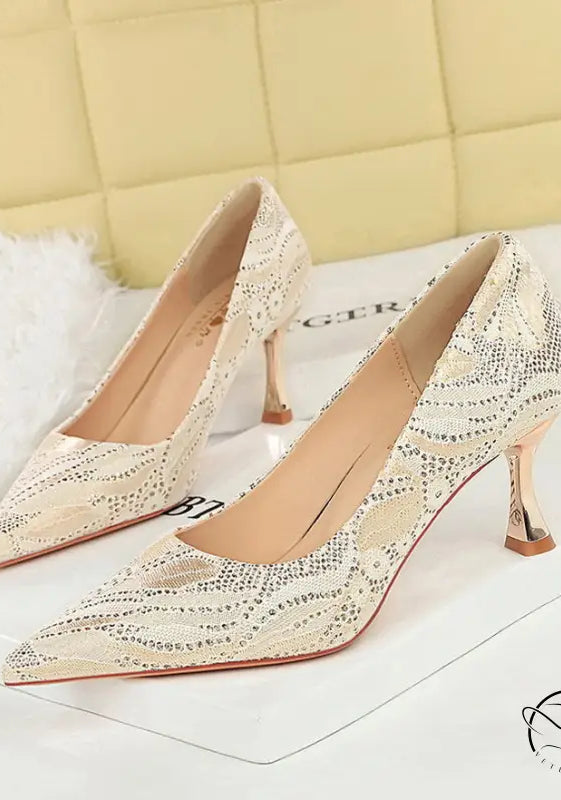 Elegant beige snakeskin langry fashion pumps with pointed toes