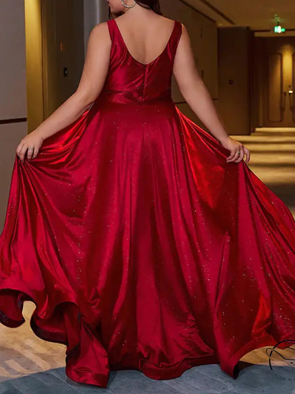 Elegant slim fit party dress in red satin evening gown