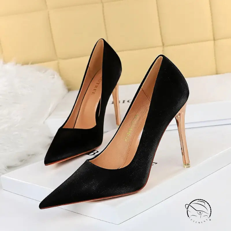 Slimming Low Cut Pointed High Heels