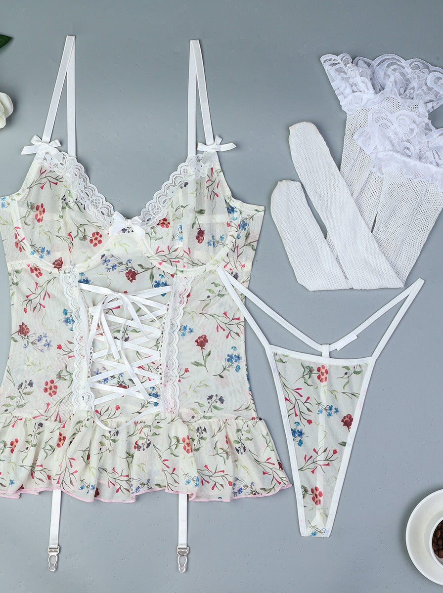 Elegant white floral lace corset set in langry fashion, with embroidery
