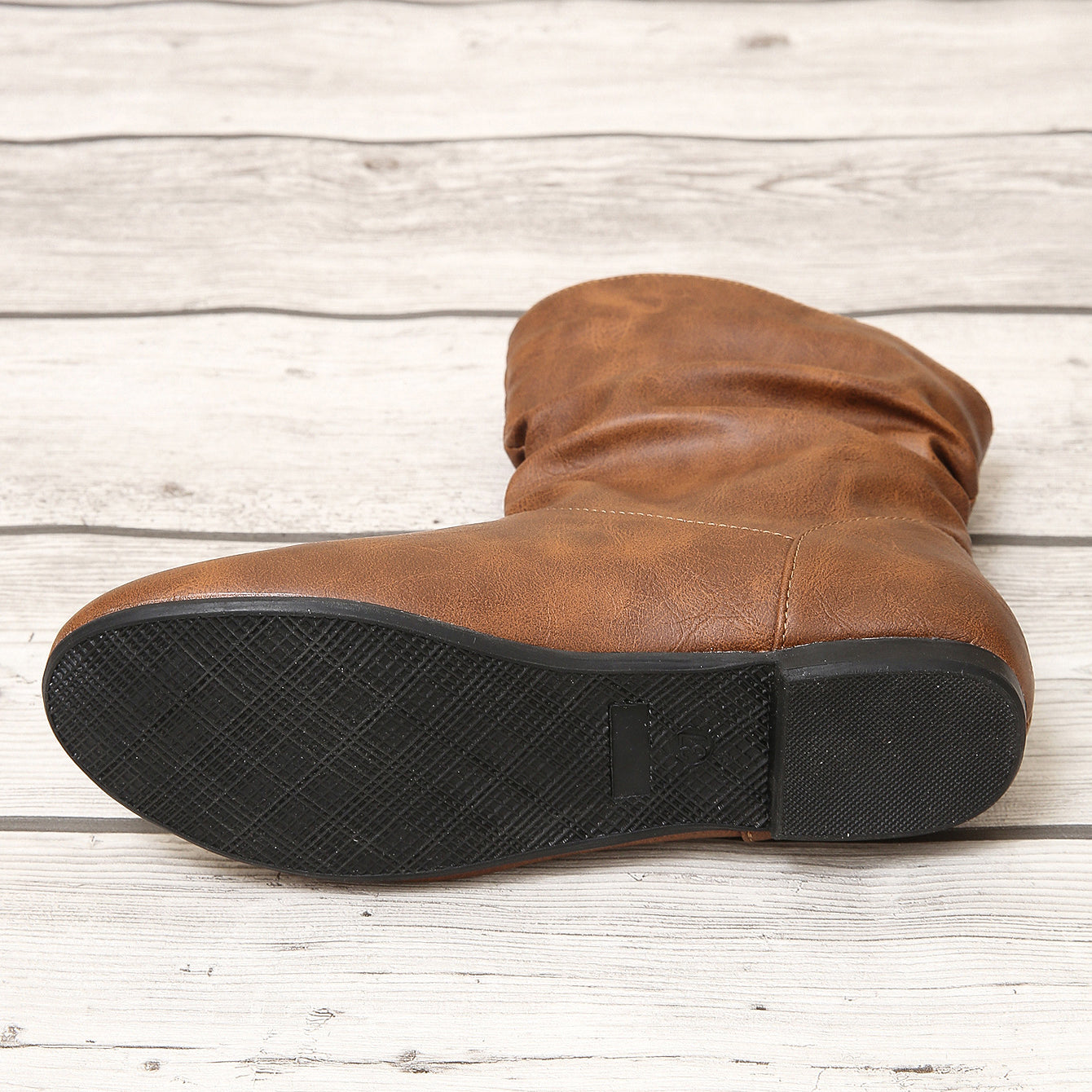 Brown slouch boot in Faux Leather Boots for stylish fashion ملابس choices