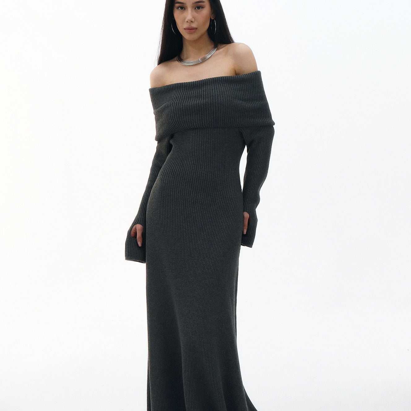 Elegant off shoulder formal dress in gray knit, perfect for fashion and fashionably langry ملابس