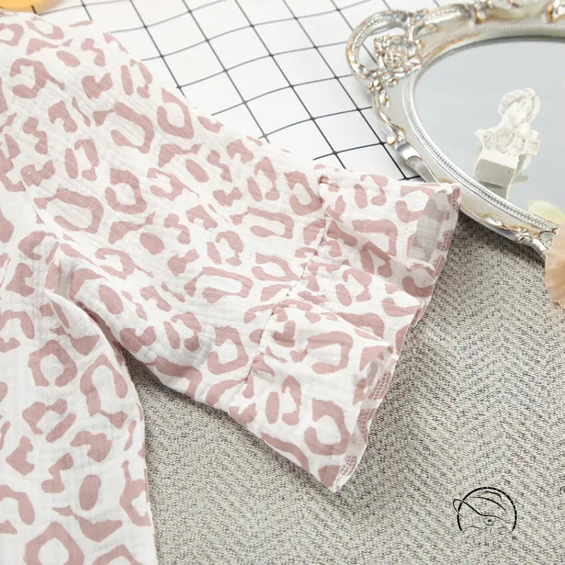 Pink and white leopard print ruffled short sleeves pajamas set