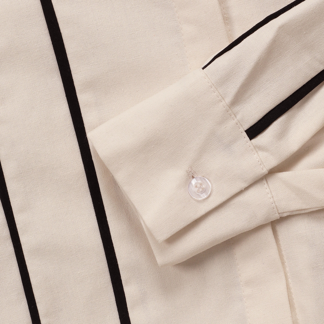 Elegant Langry fashion linen shirt with black piping and buttons