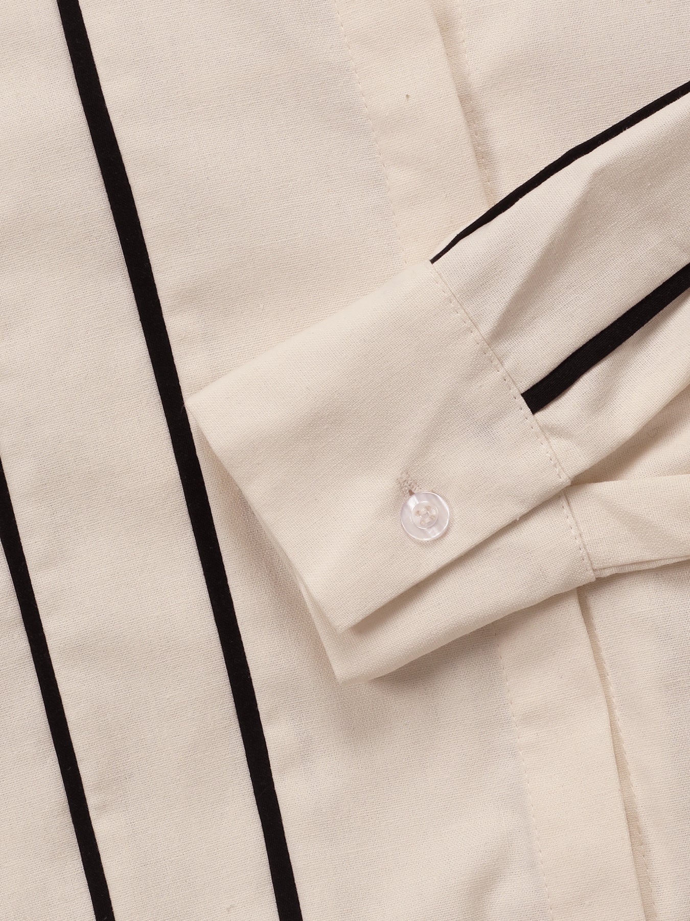 Elegant Langry fashion linen shirt with black piping and buttons