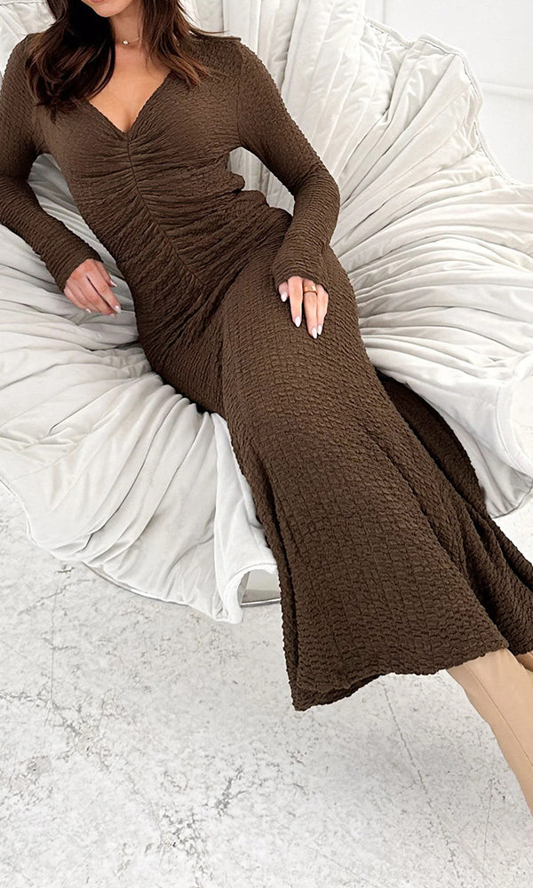 Brown textured long-sleeved dress for stylish fashion and ملابس enthusiasts